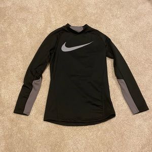 Youth Nike thermal long sleeve